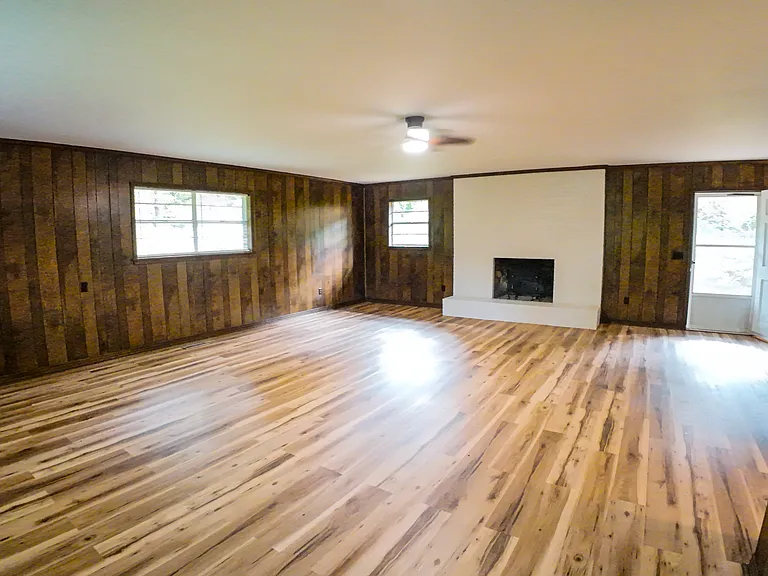 110 Willow Dr — Photo 29