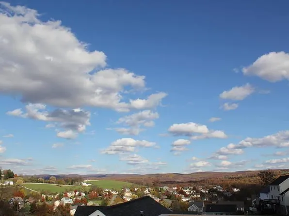 207 Hanalei Dr, Morgantown, WV 26508