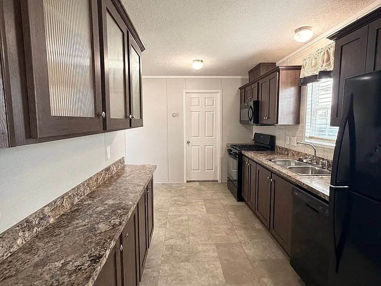 Westbridge Manor — Photo 101
