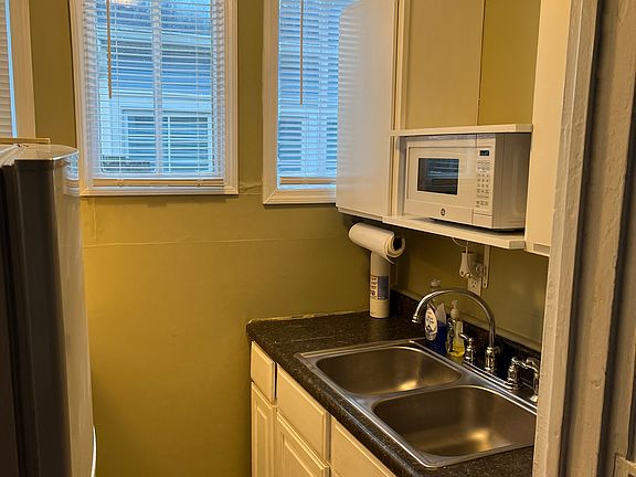 4th image of 530 N Broadway #3