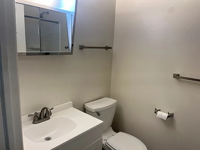 Full bathroom
