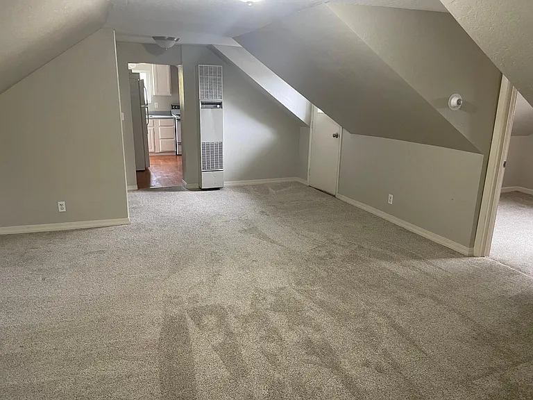 208 N 8th St #B — Photo 3