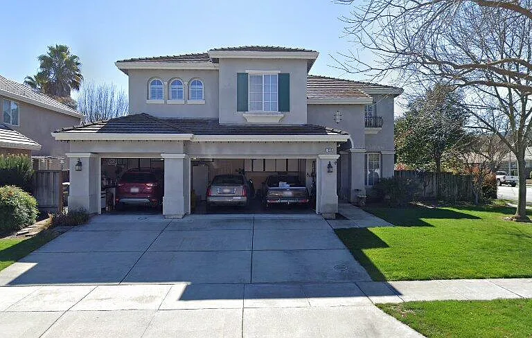 1550 Peregrine Dr — Photo 1