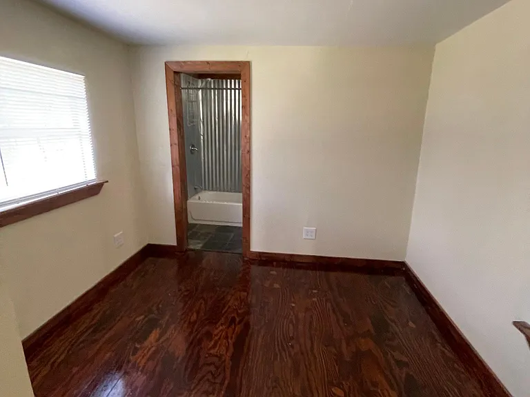 121 N Hamilton St — Photo 11