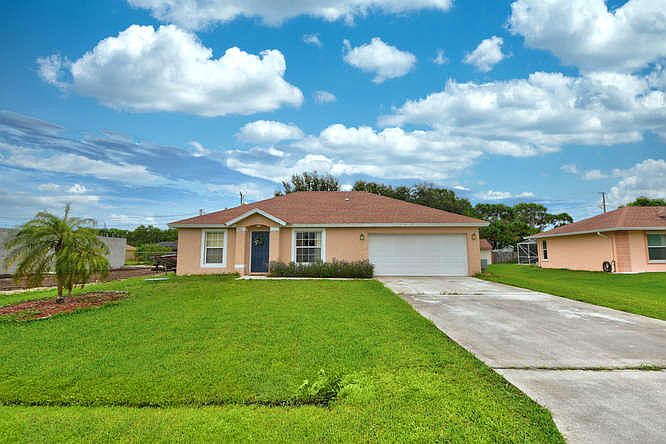 1st image of 2013 SE Heathwood Cir