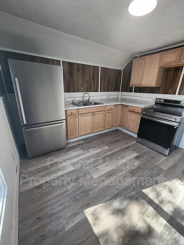 2 bed, 1.0 bath, $1,250 — Photo 2
