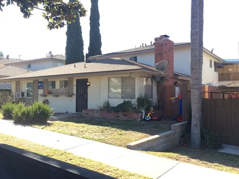 109 N Merrimac Dr — Photo 1