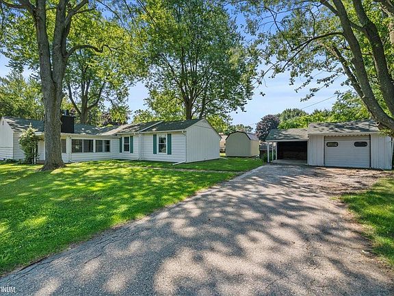 4th image of 73837 Floral St