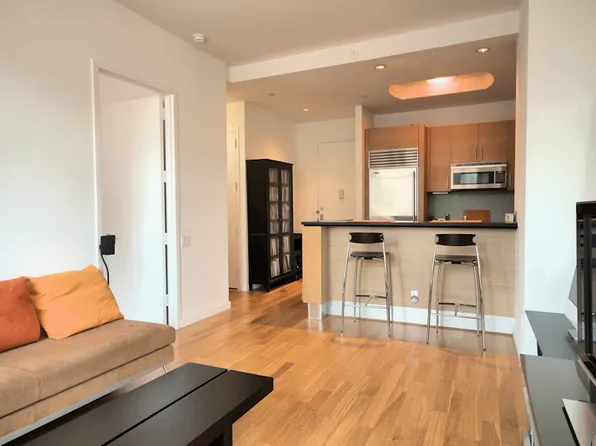 325 Fifth Avenue 19E image 2 of 10