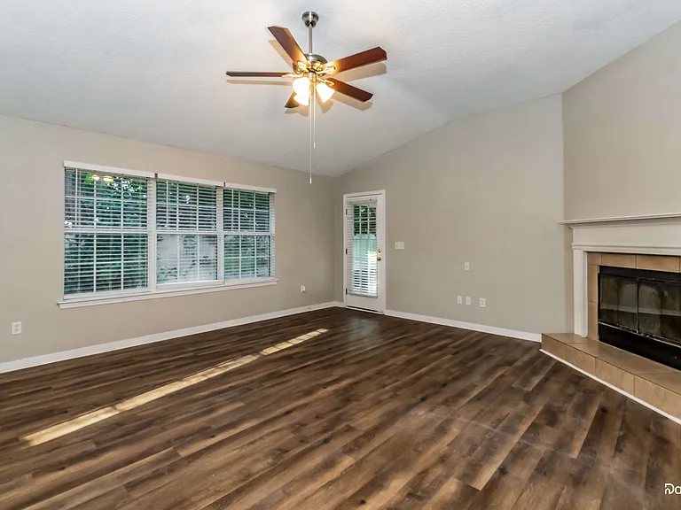 6401 Sarahs View Ct — Photo 6