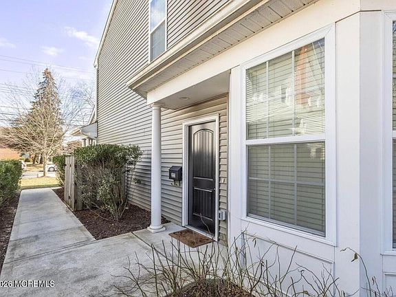5th image of 222 Bridge Avenue #1