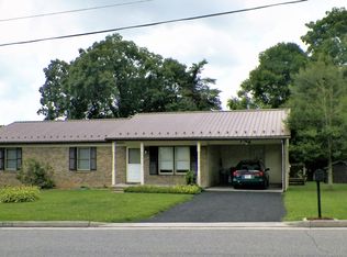 1135 N 11th St, Wytheville, VA 24382