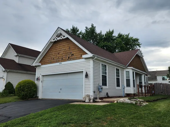 1036 Georgian Pl, Bartlett, IL 60103