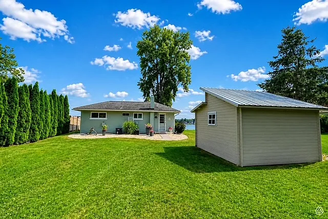 2 bed, 740 sqft, $2,600 — Photo 1
