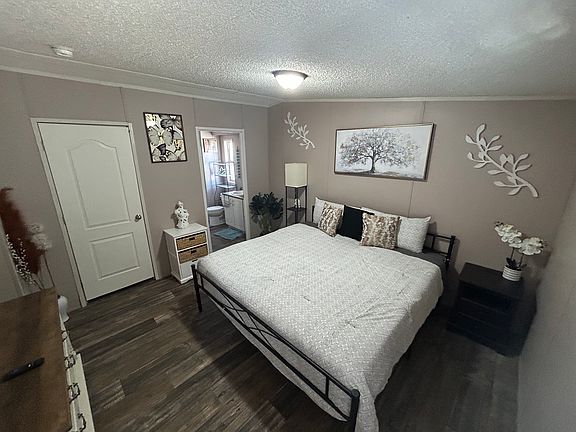 4th image of 455 Moser Ave #26
