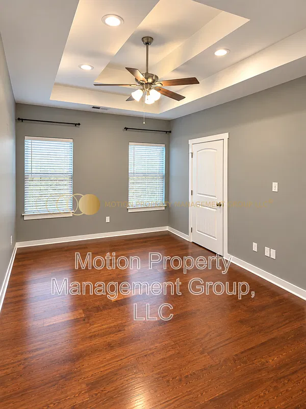 3 bed, 2.0 bath, 1467 sqft, $2,100 — Photo 4