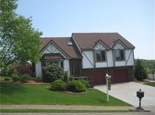 306 Davinci Dr, Irwin, PA 15642