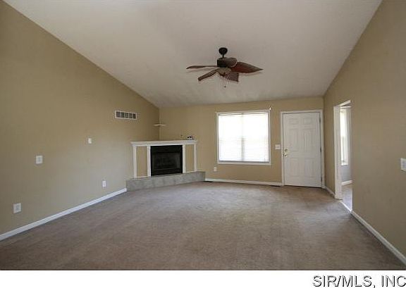 5th image of 564 Clover Dr