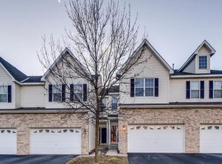 1384 White Oak Dr, Chaska, MN 55318