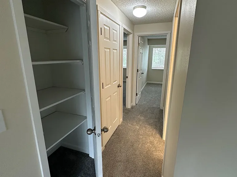 Evanbrook Apartments — Photo 56