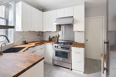 Sold by Park Property Advisors