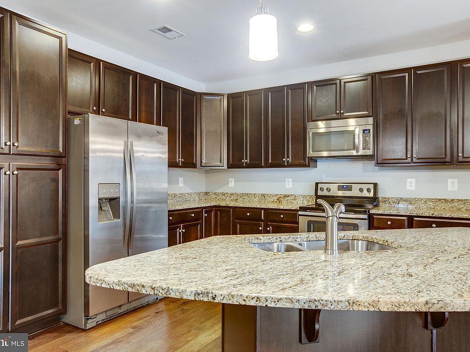1st image of 140 Dandridge Ct #101