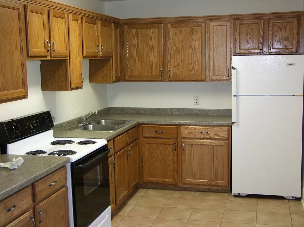 4 bed, 1.5 bath, 1494 sqft, $1,940 — Photo 2