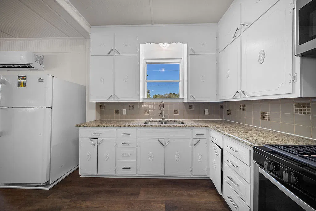 2 bed, 1137 sqft, $1,950 — Photo 4