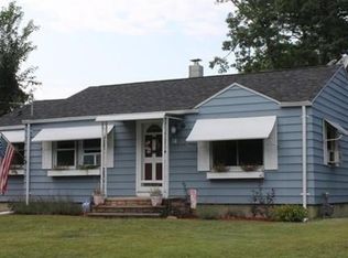 14 Harrington Rd, Chicopee, MA 01020