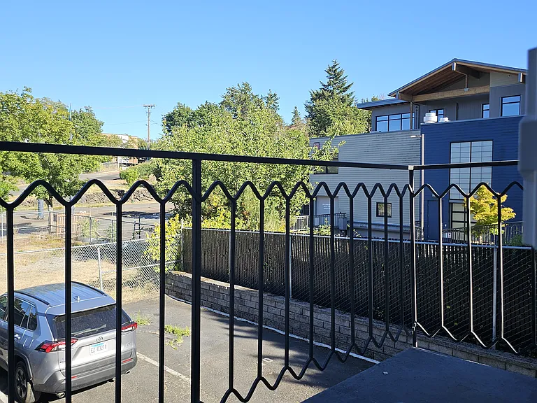 2701 S Walden St #5 — Photo 9