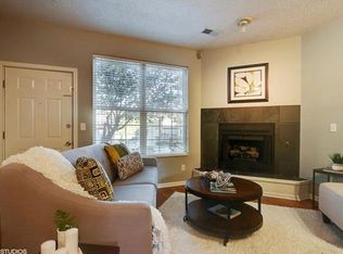 4142 Roanoke Rd, Kansas City, MO 64111