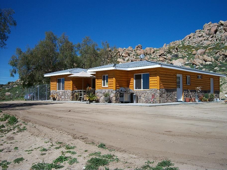 1,370 s/f home