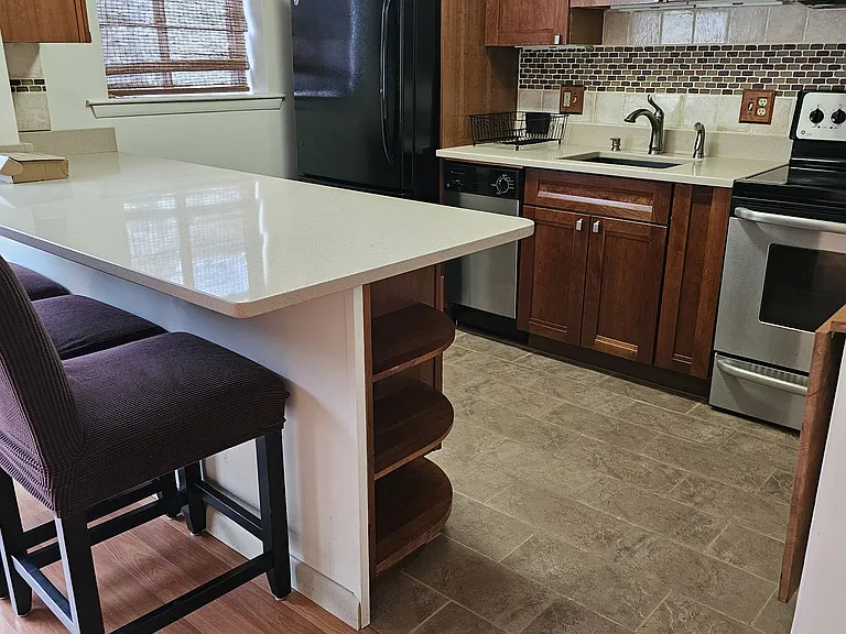 2595 Massachusetts Ave #6 — Photo 1