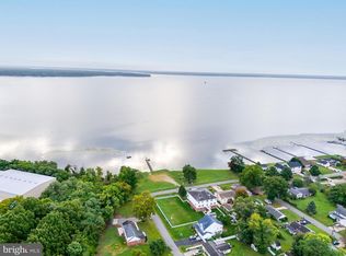 1102 Burton St, Woodbridge, VA 22191