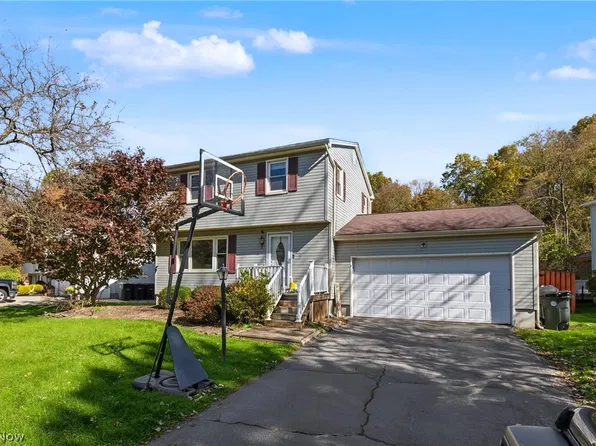 2426 Wilshire Dr, Cortland, OH 44410