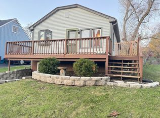 116 Northern Ter, Island Lake, IL 60042