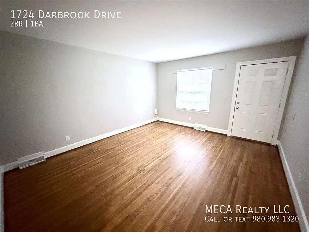 1724 Darbrook Drive — Photo 3