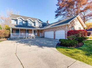 4044 Kenwood Ave, Gurnee, IL 60031