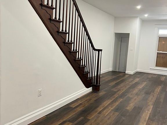 2nd image of 614 N Ellwood Ave