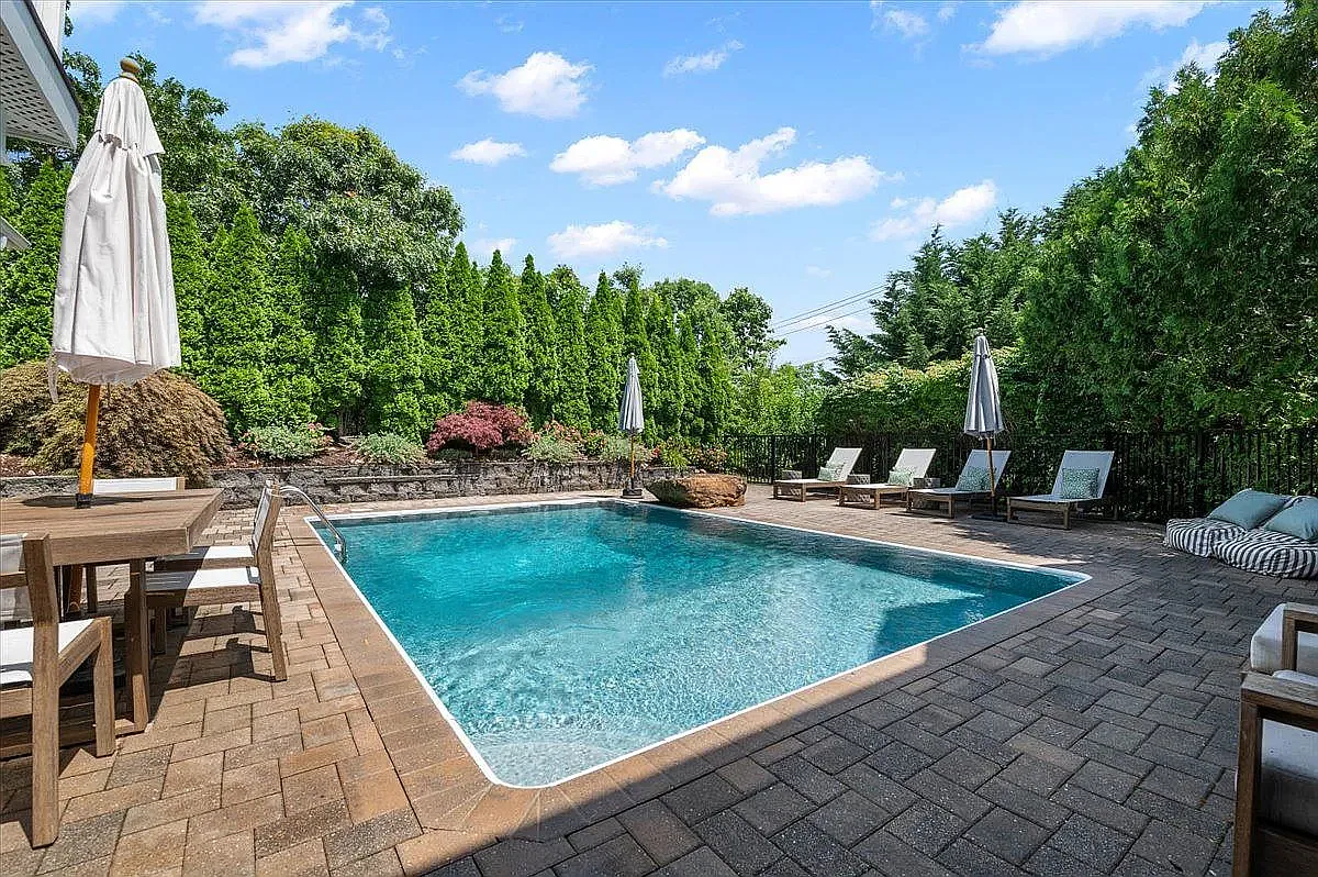 Luxury Hamptons Retreat — Photo 4