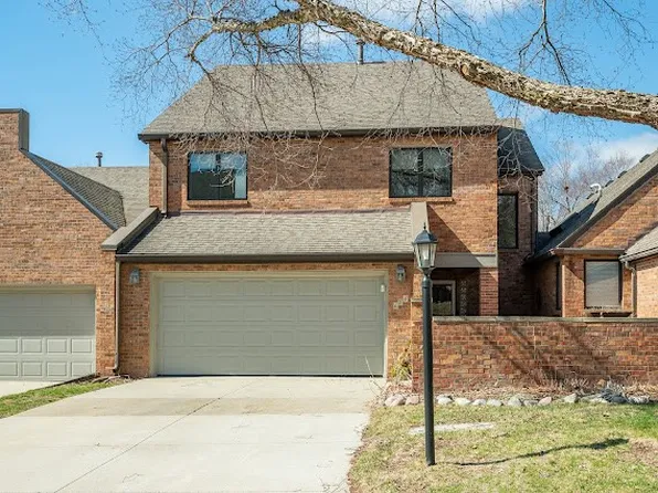 684 58th Pl #11, West Des Moines, IA 50266