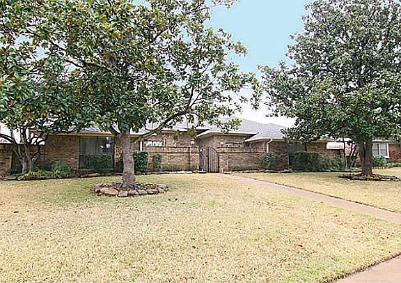 2nd image of 4406 Briargrove Ln