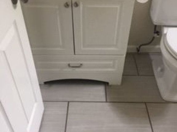 5th image of 640 Sea Vale St APT 4