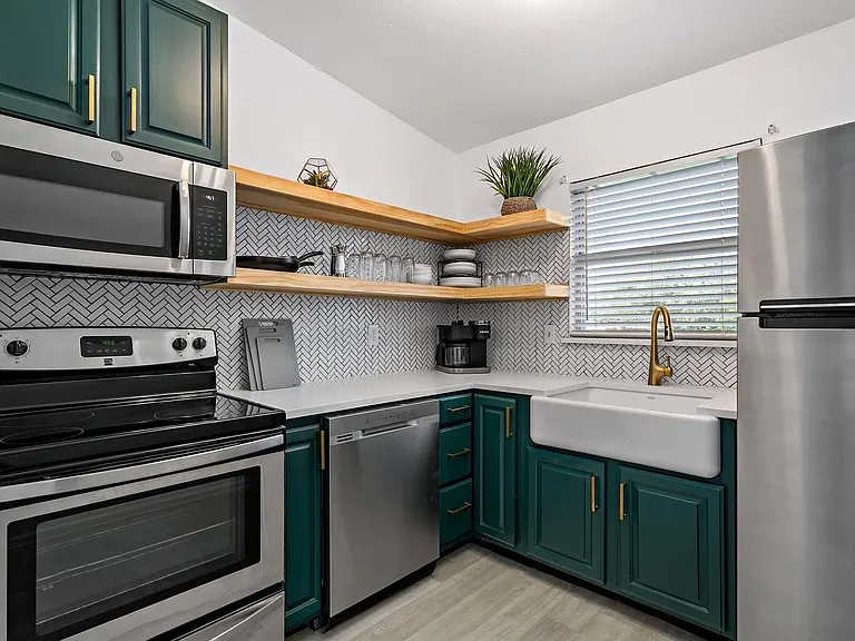8417 Greenbrier #8417 — Photo 4