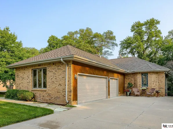 11336 Pine St, Omaha, NE 68144