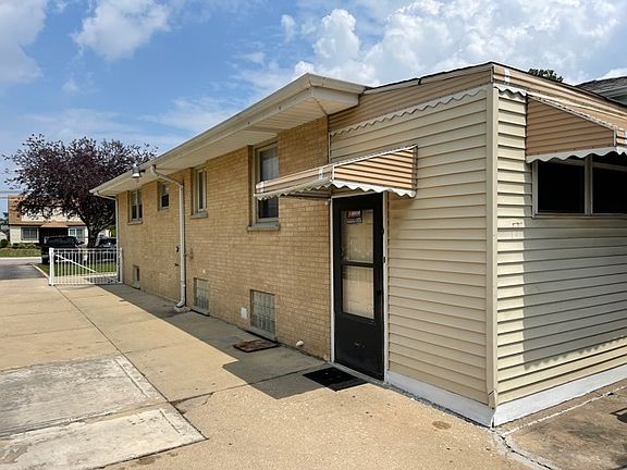 4th image of 10309 W Lyndale Ave