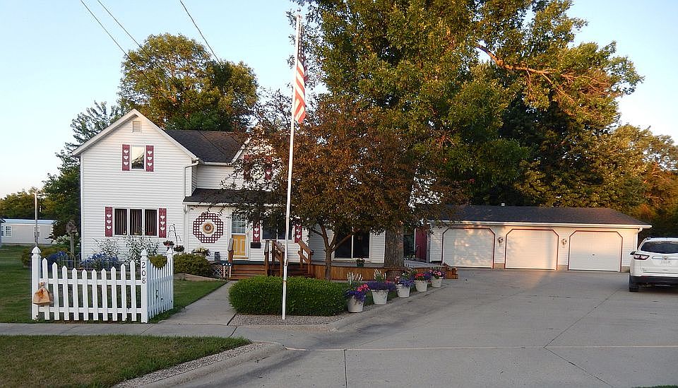 208 Park Ave. Sumner