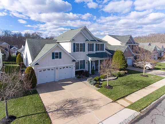 4th image of 8 Attenbury Pl