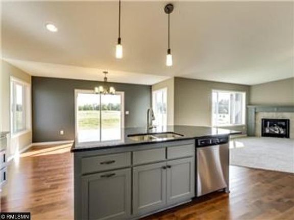 4th image of 2020 Red Oak Ln