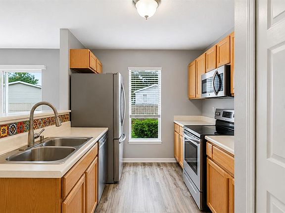 4th image of 9848 ASHBURN LAKE DRIVE